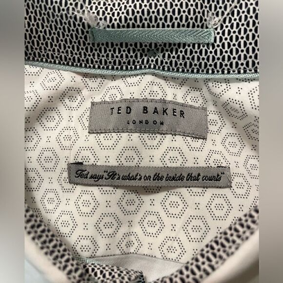 Ted Baker S/S Button Down with Tropical Motif Size 4 (Small) Like New Condition - Picture 4 of 8